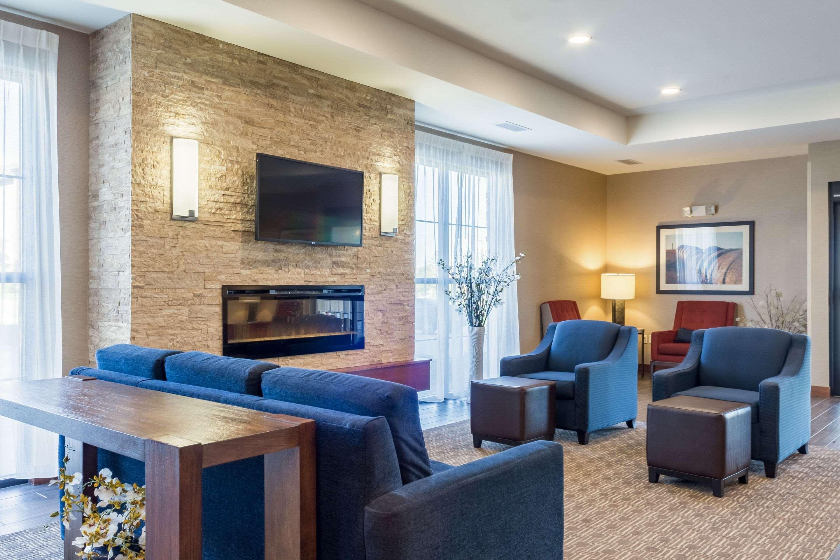 Comfort Inn & Suites Avera Southwest スーフォールズ エクステリア 写真