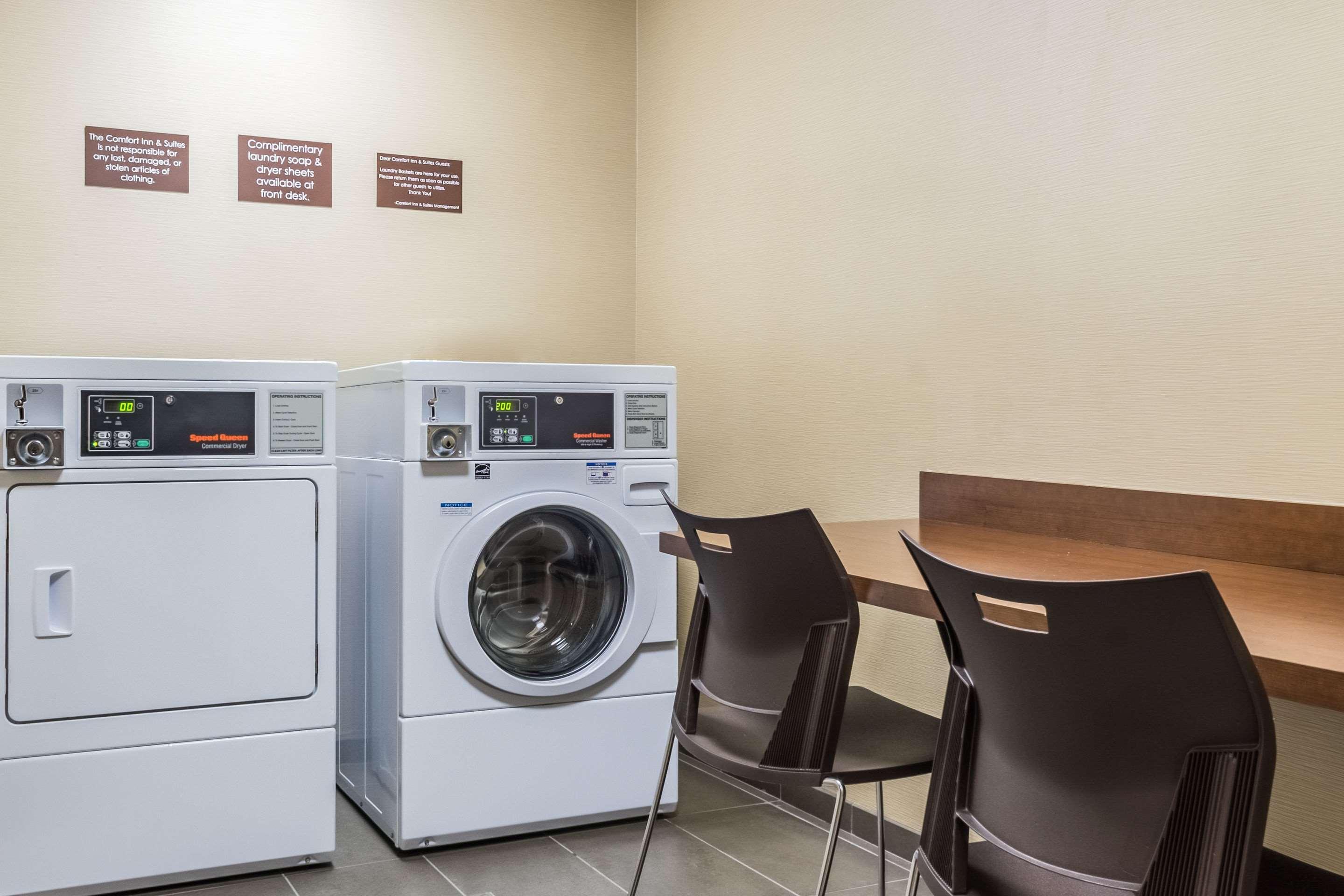 Comfort Inn & Suites Avera Southwest スーフォールズ エクステリア 写真