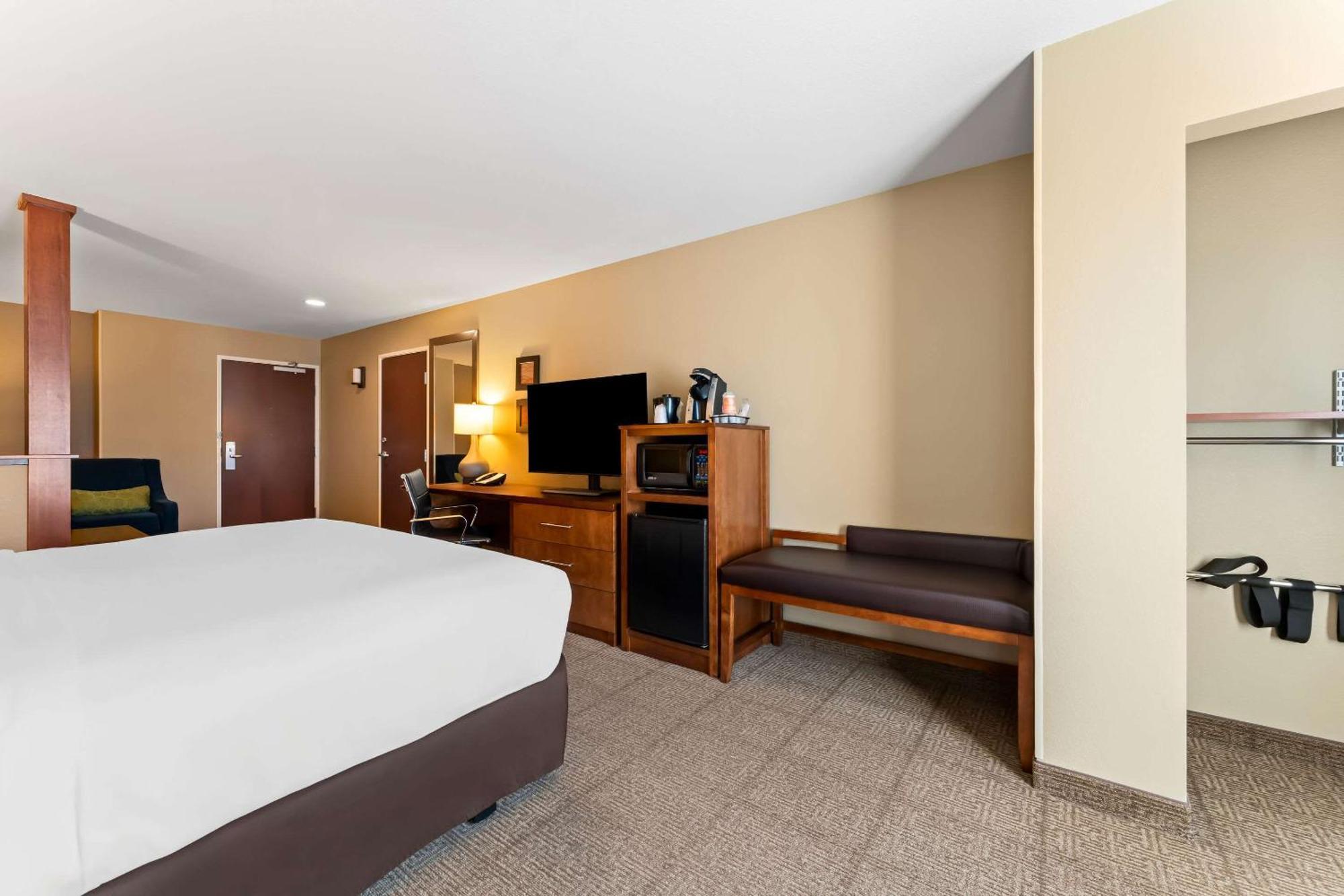 Comfort Inn & Suites Avera Southwest スーフォールズ エクステリア 写真
